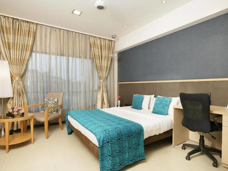 The Sirona Hotel Pune Exterior foto