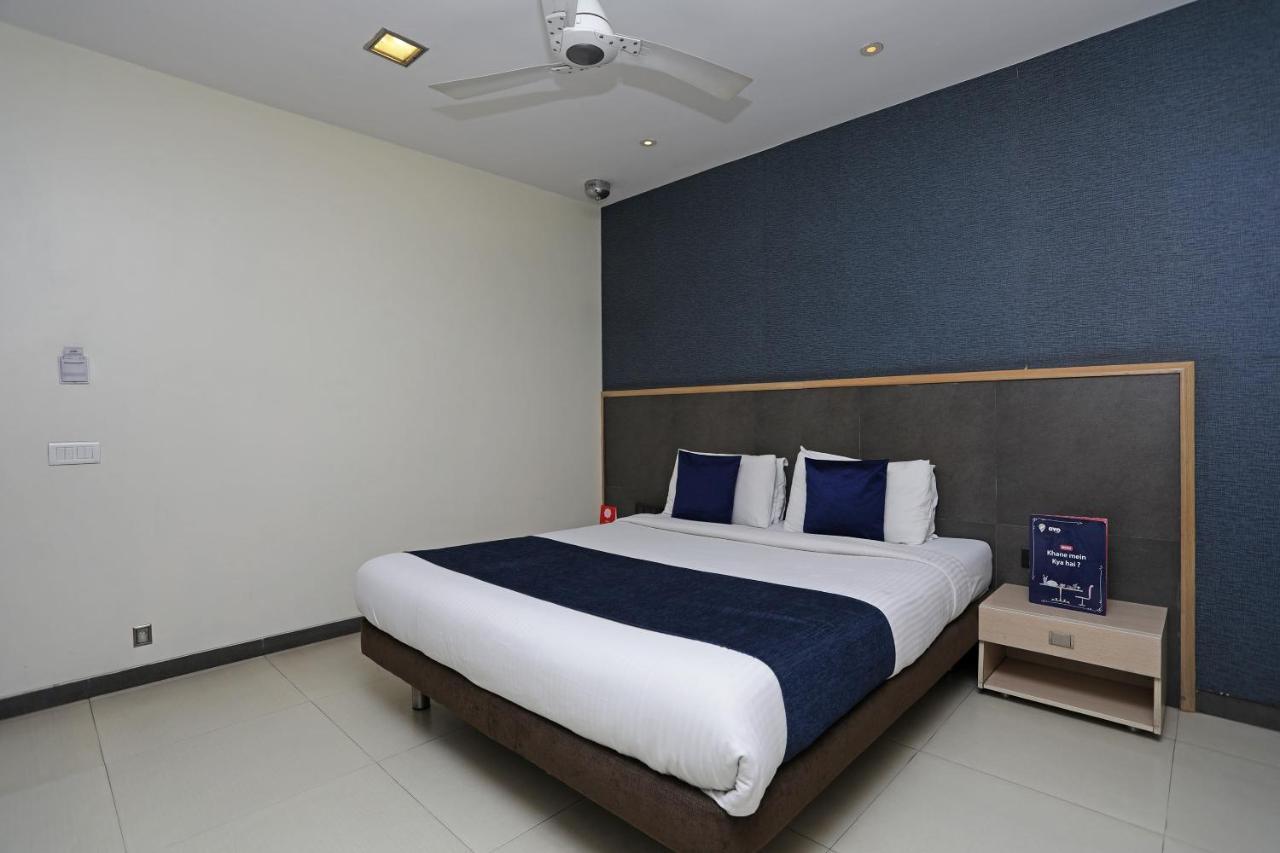 The Sirona Hotel Pune Exterior foto