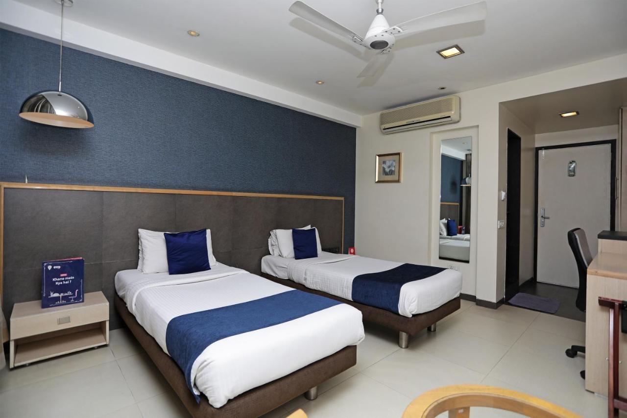 The Sirona Hotel Pune Exterior foto